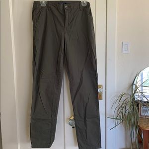 Low rise army green straight leg cargo paints